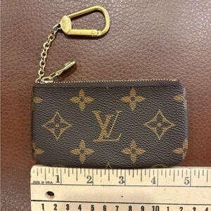 Louis Vuitton Monogram Key Pouch Card Holder - AUTHENTIC GREAT CONDITION
